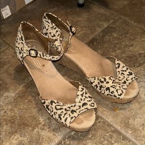 Toms Brown and Black Wedge Sandals with Ankle Strap size 8